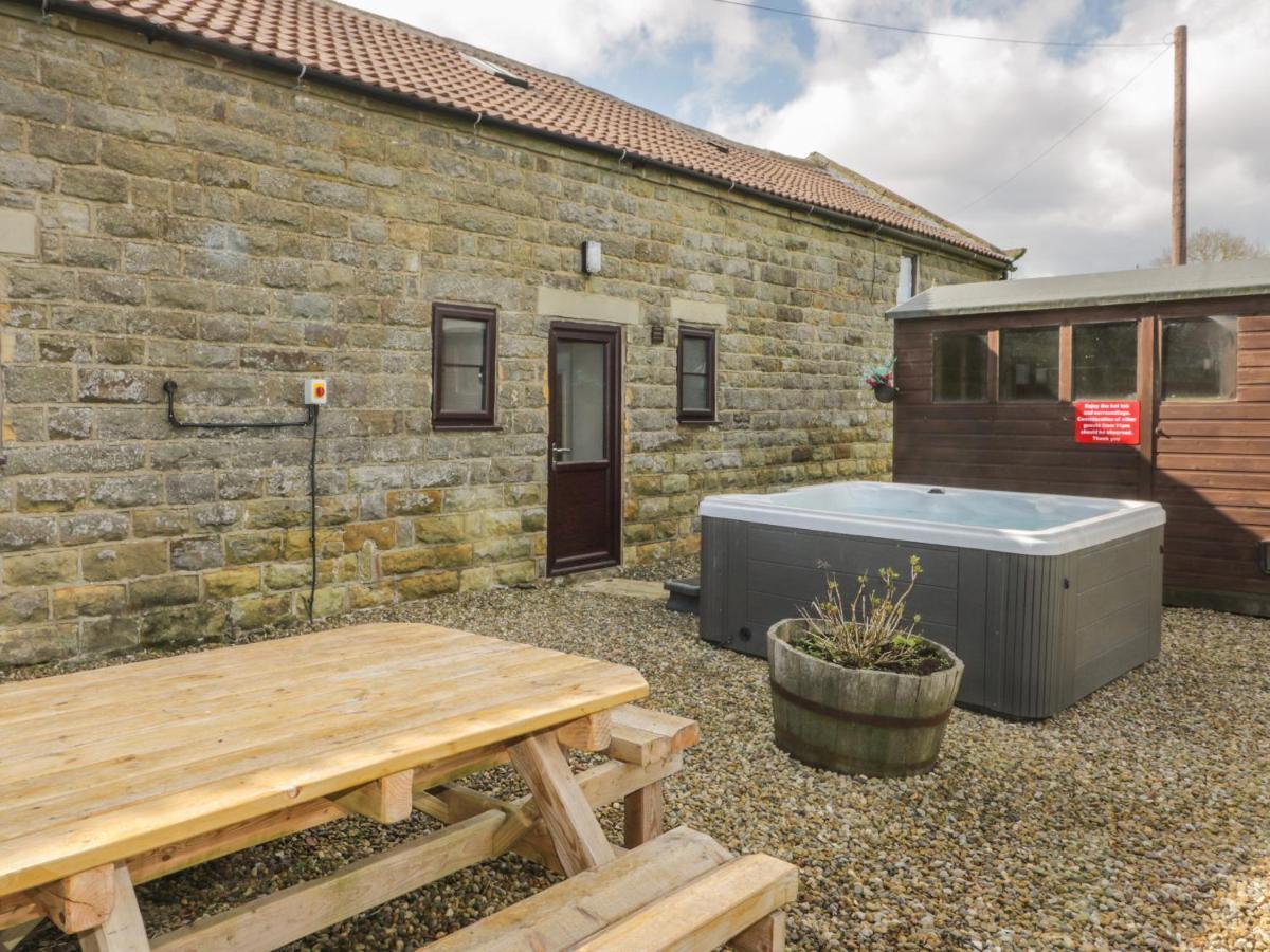 Hayloft Villa Staintondale Exterior photo
